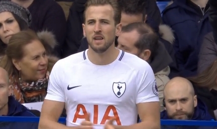 憑借一記世 憑借一記世