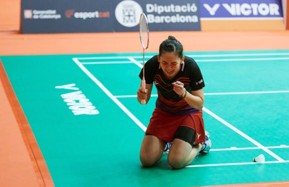 张雪峰参加无锡马拉松,“八步赶蝉式”跑全程,主打一个字“玩”.