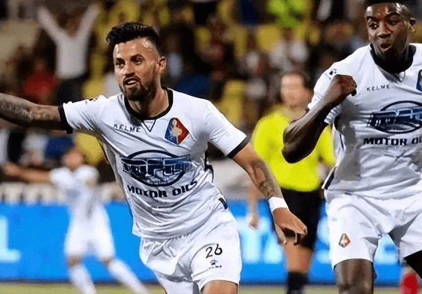 的果断出手 的果断出手