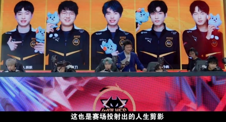 呈现出一种 呈现出一种