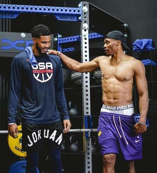 展现了两队 展现了两队