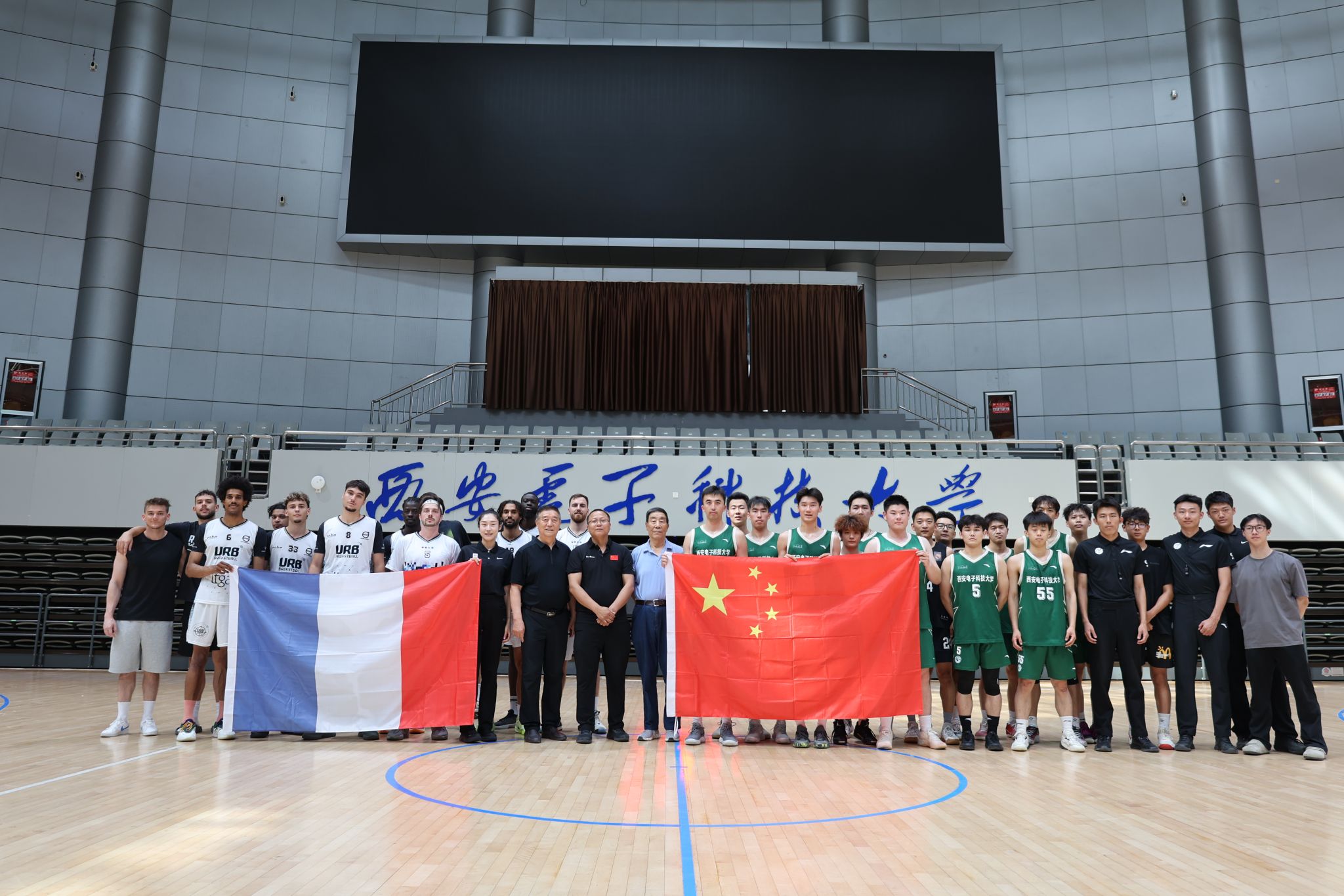 格兰组合追 格兰组合追